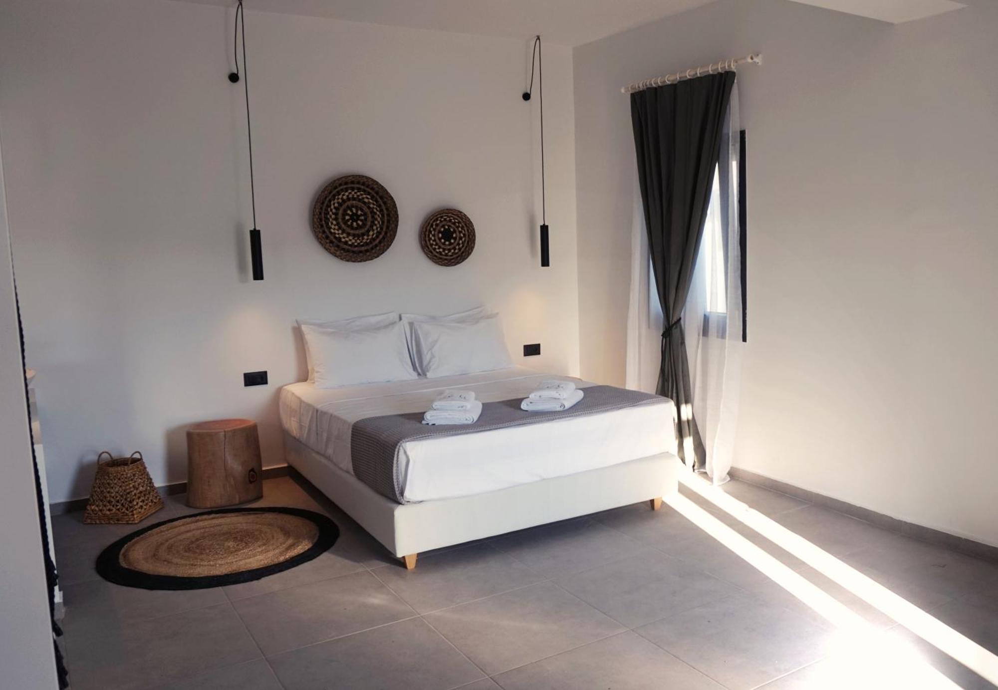 The Thermia Suites Kíthnos Oda fotoğraf